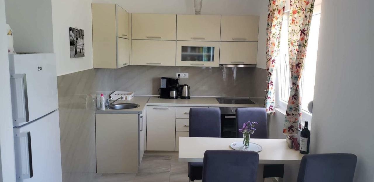 Apartmani Suncokreti - Sunflower Apartments Bar Exteriér fotografie